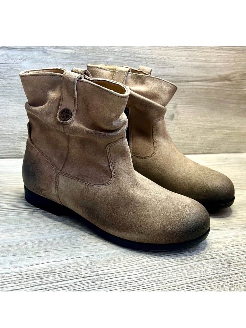 NWT Birkenstock Sarnia low Boot lightly waxed vintage-look suede finish size 36